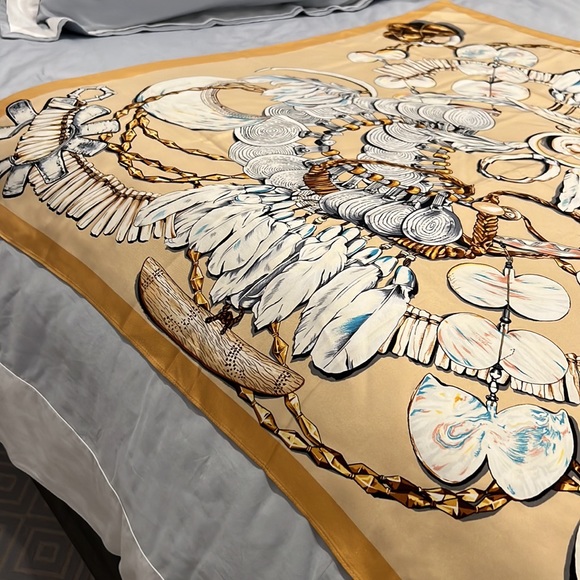 Wathne bones and feathers scarf